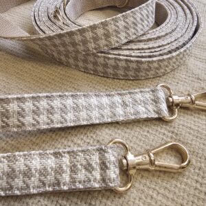 Stylowa smycz beżowa pepitka