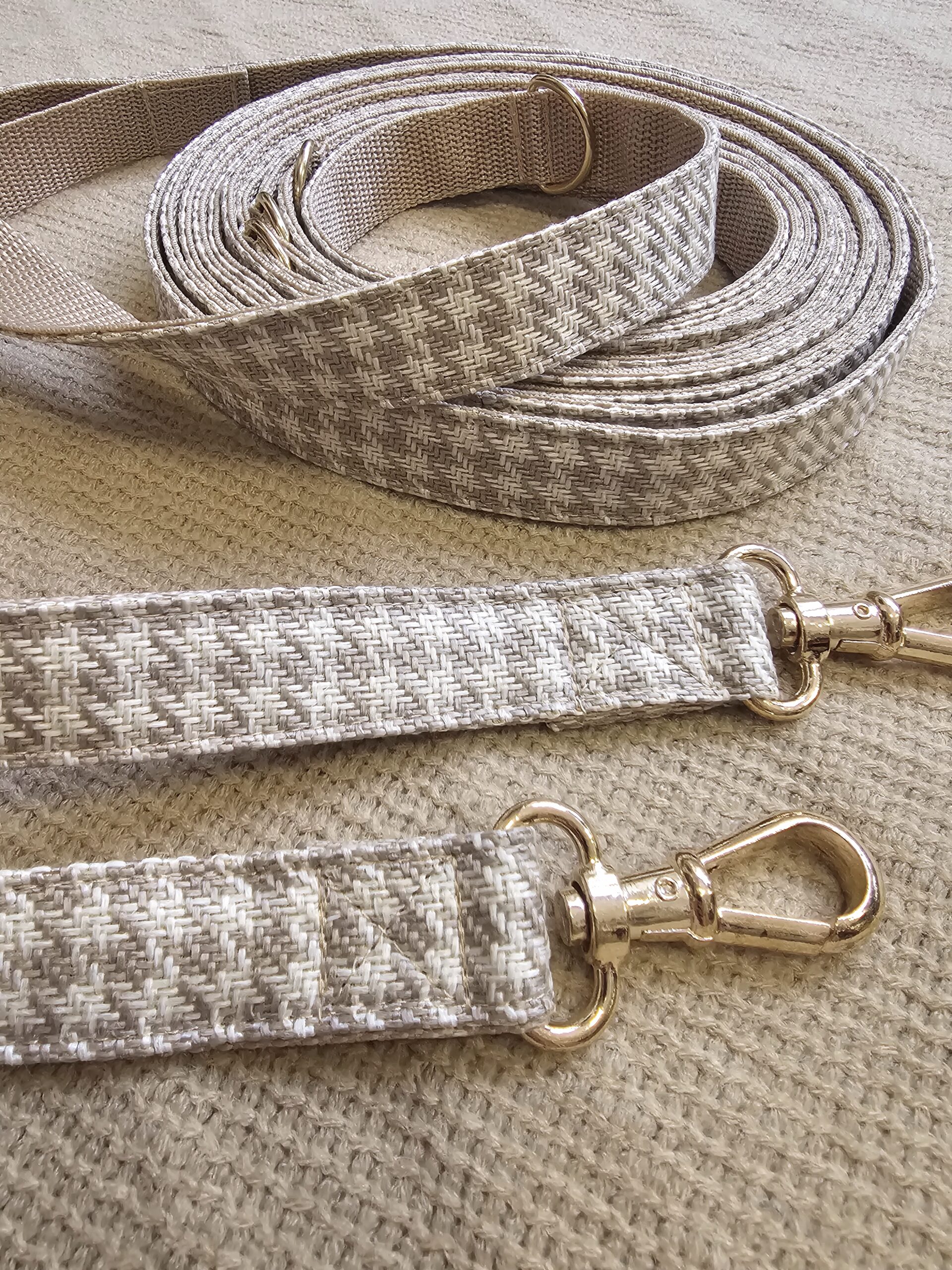 Stylowa smycz beżowa pepitka