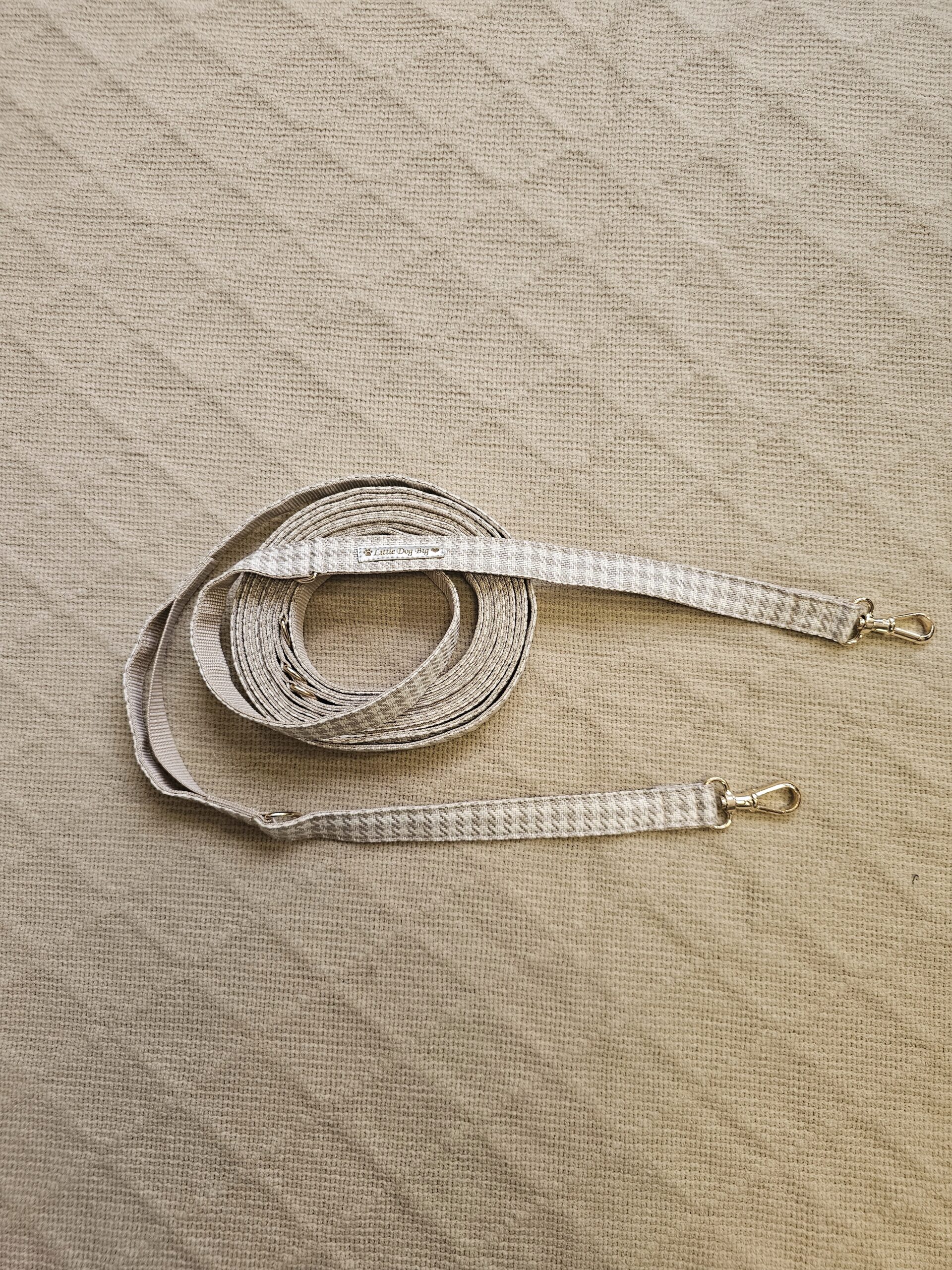 Stylowa smycz beżowa pepitka - obrazek 2